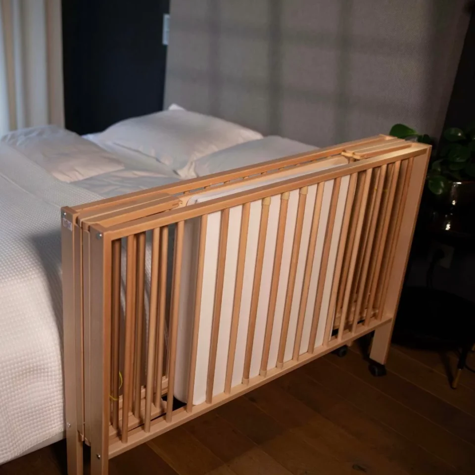 bett-jori-zusammengeklappt Drveni sklopivi krevetić - Slika 2